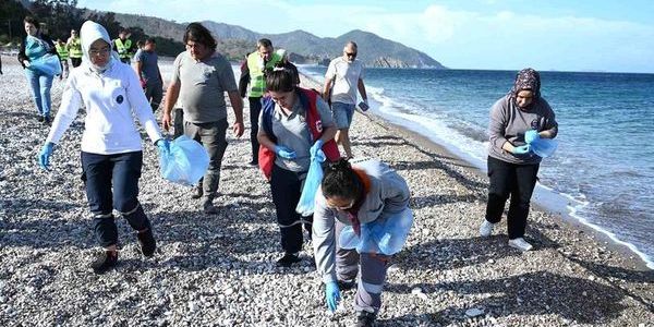 Çıralı Sahilinde Geniş Katılımlı Temizlik Kampanyası Düzenlendi
