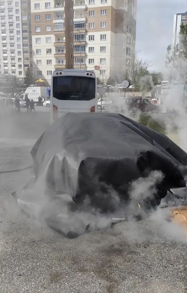 Kayseri'de Elektrikli Araç Yangını Battaniye Yöntemiyle Hızla Söndürüldü