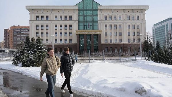 Rusya'da 'Coming Out' Grubu Aşırılıkçı Örgüt İlan Edildi ve Faaliyetleri Yasaklandı