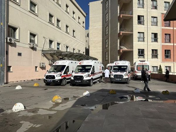 Hendek'te Düğün Salonunda Çıkan Kavgada Orkestracı Ağır Yaralandı