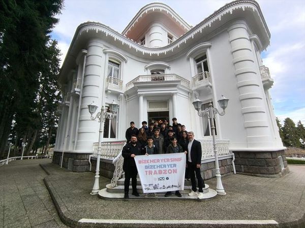 Yomra Fen Lisesi Öğrencileri Trabzon’un Tarihi Mekanlarında Tarih Dersi İşledi