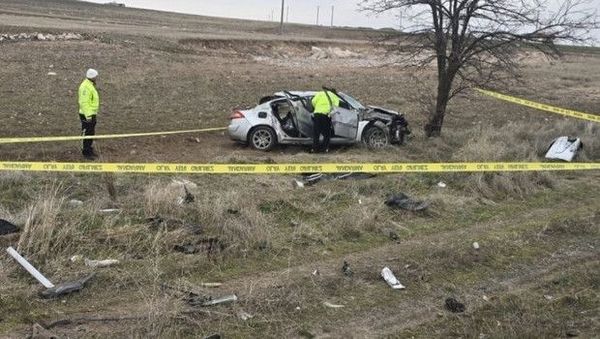 Bayram Yolunda Kaza: Baba Hayatını Kaybetti, Eşi ve 4 Oğlu Yaralandı