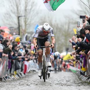 Flanders Turu’nda 110. Yıldönümünde Beş Büyük İsim Zirvede