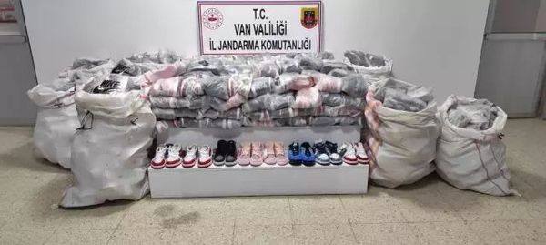 Başkalede 3.6 Milyon TL Değerinde Kaçak Eşya Yakalandı