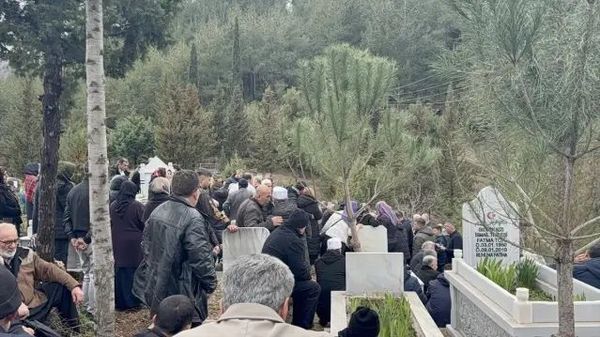 Adana'daki Otobüs Kazasında Ölen Ayla Doğan Andırın'da Defnedildi