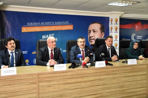 Milli Eğitim Bakanı Yusuf Tekin'den Eğitimde Akıllı Tahta ve Reform Vurgusu