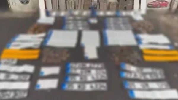 Gaziantep’te Sahte Plaka Üretim Fabrikasına Baskın: Binlerce Kalıp ve Ekipman Ele Geçirildi