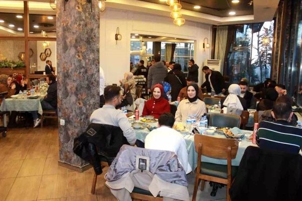 Vali Kızılkaya, Evlilik Kredisi Alan Genç Çiftlerle İftarda Buluştu