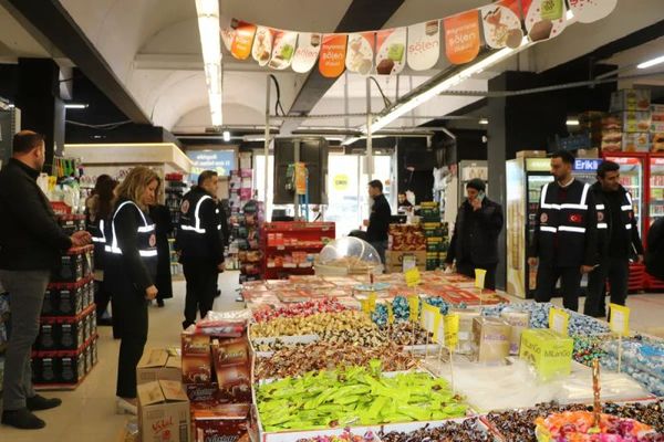 Van'da Marketlerde Ramazan Öncesi Fiyat Denetimleri Sıkılaştırıldı