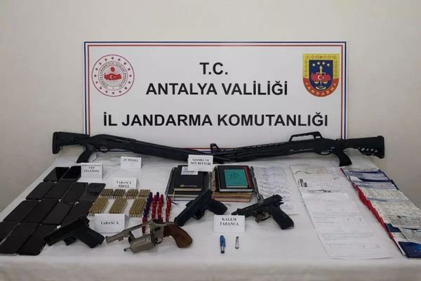 Antalya Merkezli Tefecilik Operasyonunda 22 Kişi Gözaltına Alındı