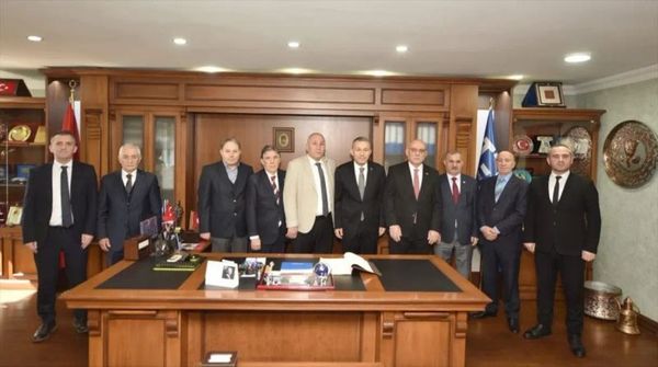 Trabzon Valisi Tahir Şahin, TESOB Başkanı Metin Kara ile Görüştü