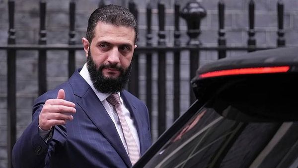 Suriye Geçici Devlet Başkanı Ahmed eş-Şara Londra'da İran Savaşı ve Göçü Görüştü