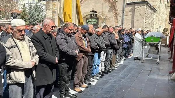 Boşanma Sürecindeki Kadına Bıçaklı Saldırı Sonrası Genç Kadın Hayatını Kaybetti