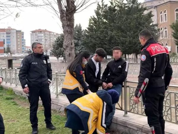 Aksaray'da Parkta Kavga Sonrası 16 Yaşındaki Çocuk Bıçaklandı