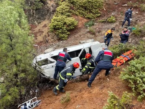 Denizli Honaz’da Uçurumdan Düşen Araçta 1 Ölü, 1 Yaralı