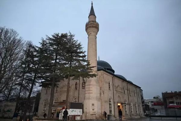 Isparta Ulu Camii Restore Edilerek Bayram Namazıyla Yeniden Açıldı