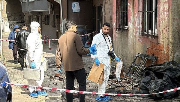 İstanbul'da Metruk Gecekondu Yangını: 1 Kişi Hayatını Kaybetti