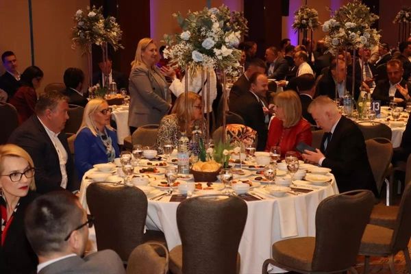 Halkbank Üsküp'te İftar Programıyla Dostluk ve İşbirliğini Pekiştirdi