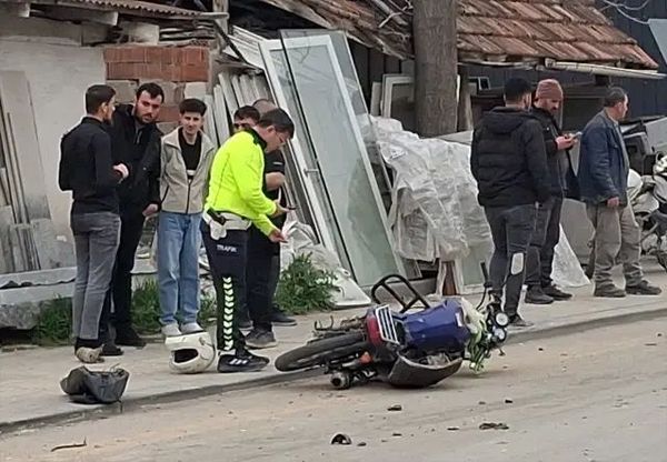 Beypazarı'nda Üç Araçlı Kazada 3 Kişi Yaralandı