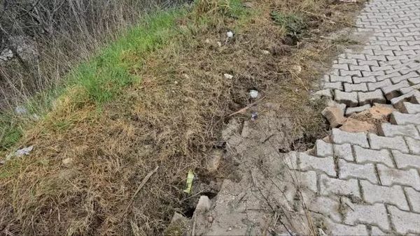 Mudanya'da Sağanak Sonrası Yollarda Kayma Tehlikesi Oluştu