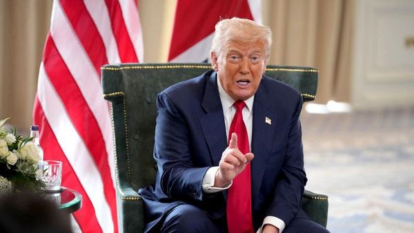Trump, Müslüman Kongre Üyelerinin Derhal Sınır Dışı Edilmesini Talep Etti