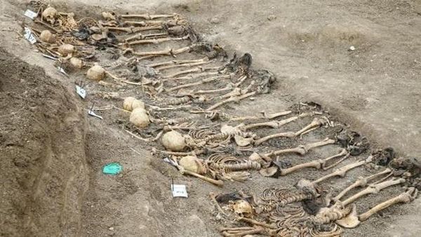 KDC'nin Uvira kentinde 171 ceset içeren iki toplu mezar bulundu