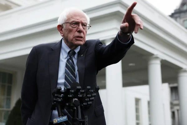 Senatör Bernie Sanders, Trump'ın İran'a Yönelik Askeri Hamlesine Karşı Çıktı