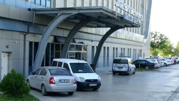 Malatya'da Otomobil ve Motosiklet Çarpıştı: 2 Kişi Yaralandı