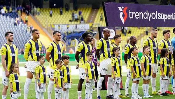 Jose Mourinho, Fenerbahçe'nin Eski Oyuncusu Filip Kostic İçin Devrede