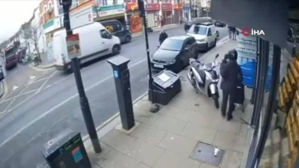 Londra'da Türk Kuyumcuya Palalı ve Balyozlu Film Gibi Soygun