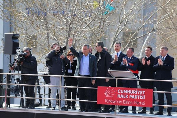 İstanbul Cumhuriyet Başsavcılığı, Özgür Özel Hakkında Hakaret Soruşturması Başlattı