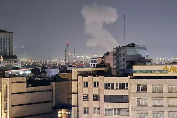 İran'ın Başkenti Tahran'da Ardışık Patlamalar ve Bölgedeki Gerginlik Artıyor