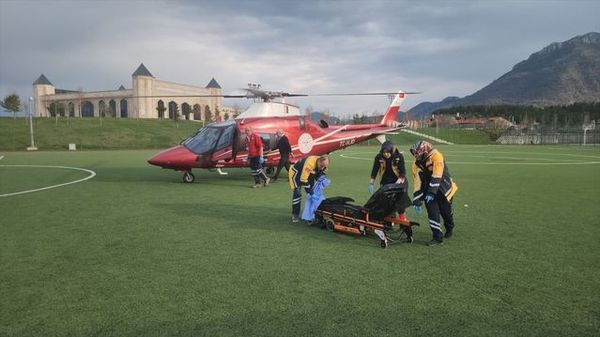 Konya'da Baş Ağrısıyla Gelen Hasta Felç Teşhisiyle Hava Ambulansıyla Sevk Edildi