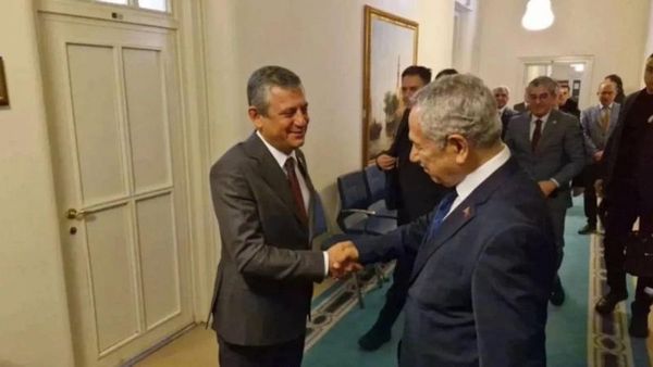 Gürsel Tekin'den Bülent Arınç'ın CHP Ziyaretine Tepki: "Cumhuriyet Halk Partililiğim Sorgulanamaz"