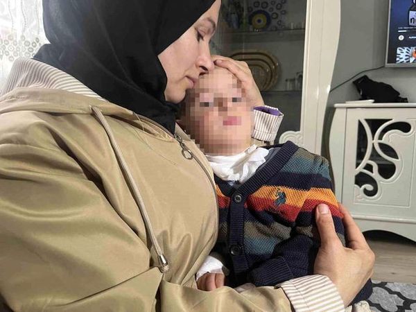 İzmir Karabağlar'da 2 Yaşındaki Çocuk Bıçaklı Saldırıda Yaralandı, Zanlı Tutuklandı