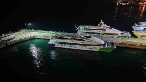 Marmara Denizi'nde Kötü Hava Nedeniyle Deniz Otobüsü Seferleri İptal Edildi